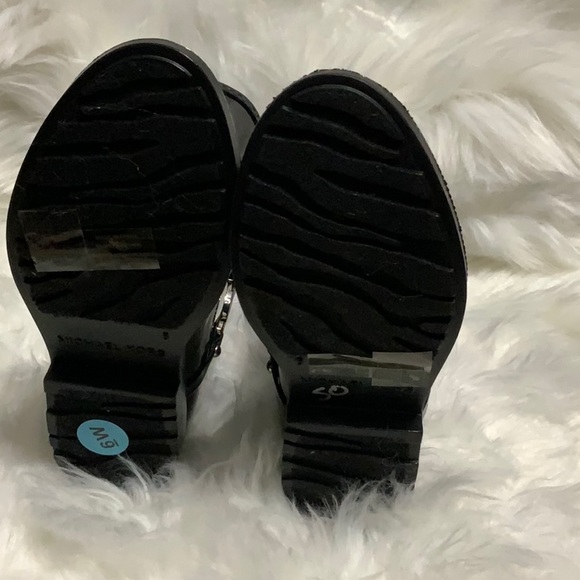 🆕👢MICHAEL KORS ankle 🌧 boot black👢☔️🖤Size 6W - Picture 6 of 13